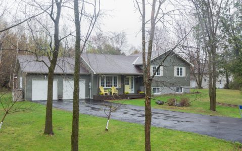 4-season-cottage-for-sale-near-ottawa