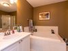 2038-scully-way-ottawa-on-k4a-large-024-17-main-bathroom-1499x1000-72dpi