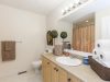 1026-markwick-crescent-ottawa-large-020-20-main-bathroom-1500x1000-72dpi